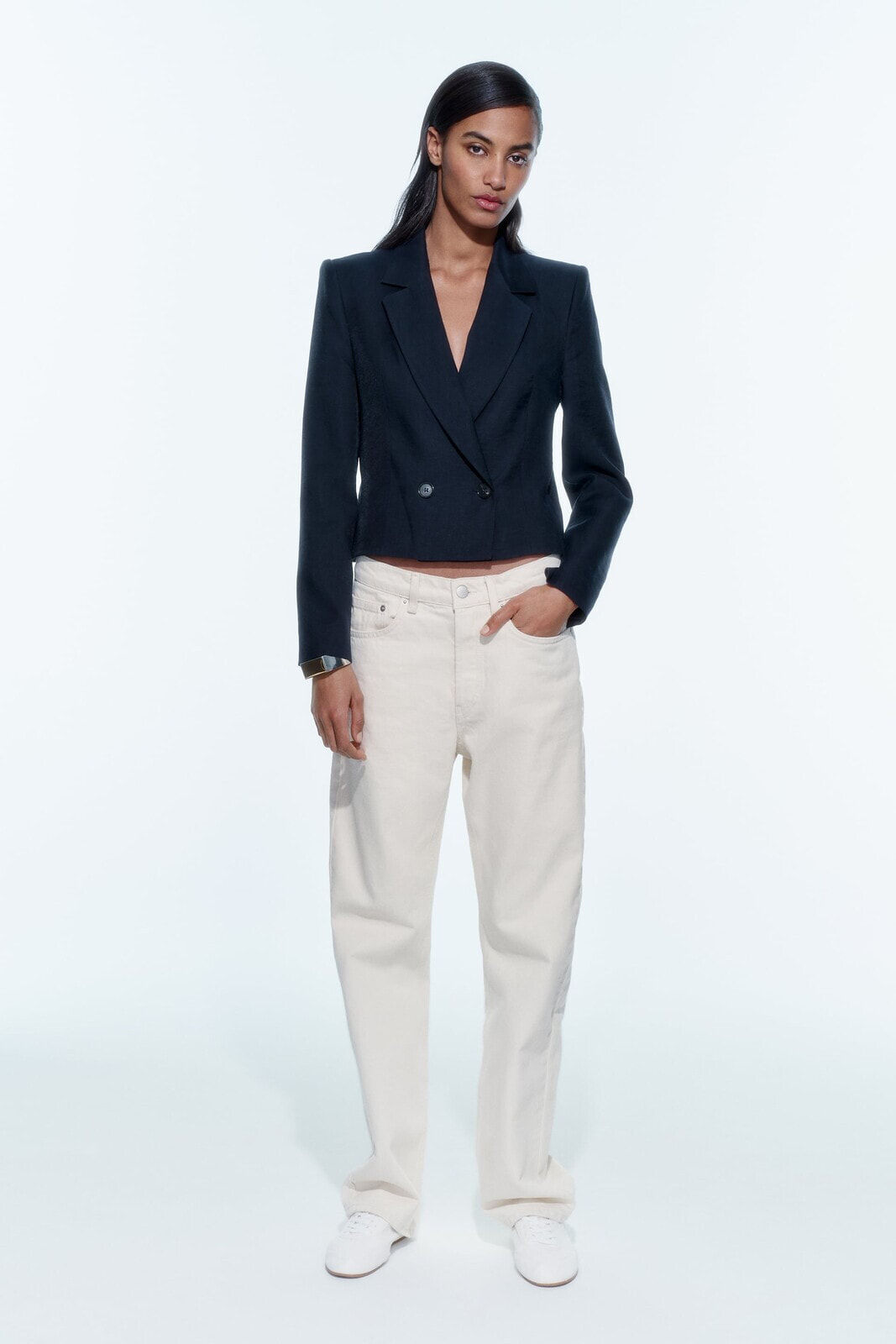 Cropped blazer with padded shoulders