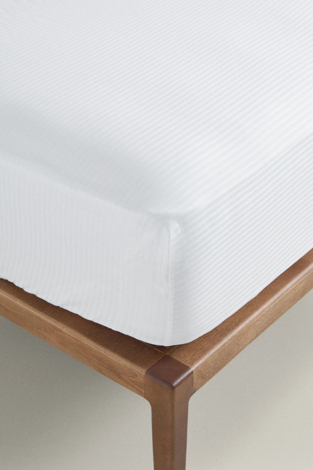 Striped cotton mattress protector