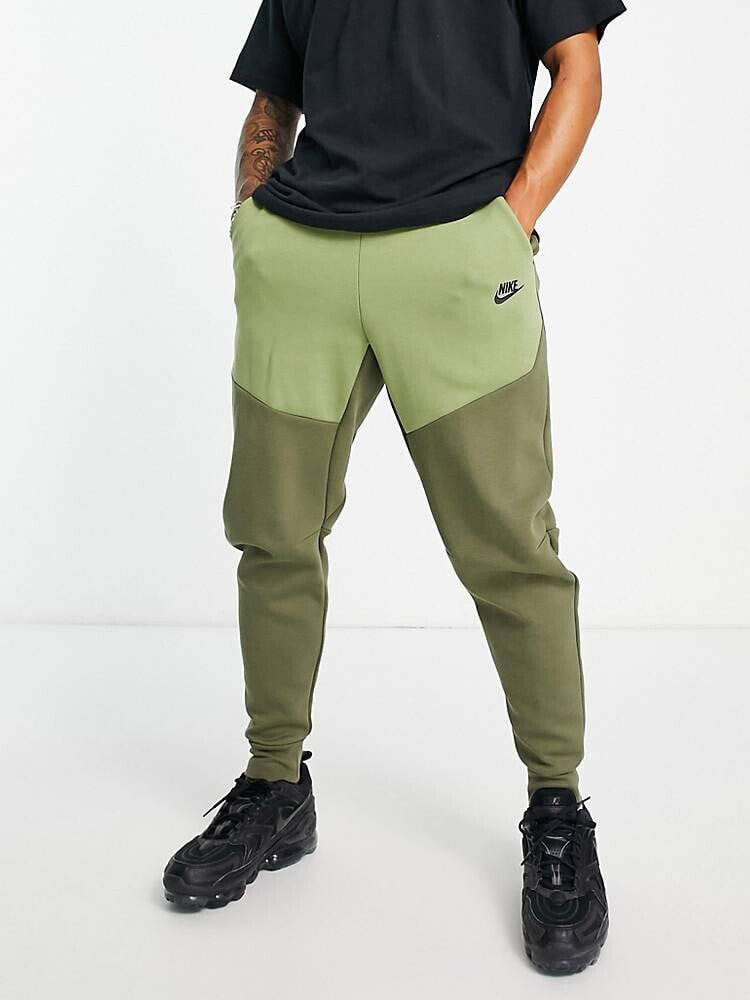 Nike – Jogginghose aus Tech-Fleece in mittlerem Olivgrün