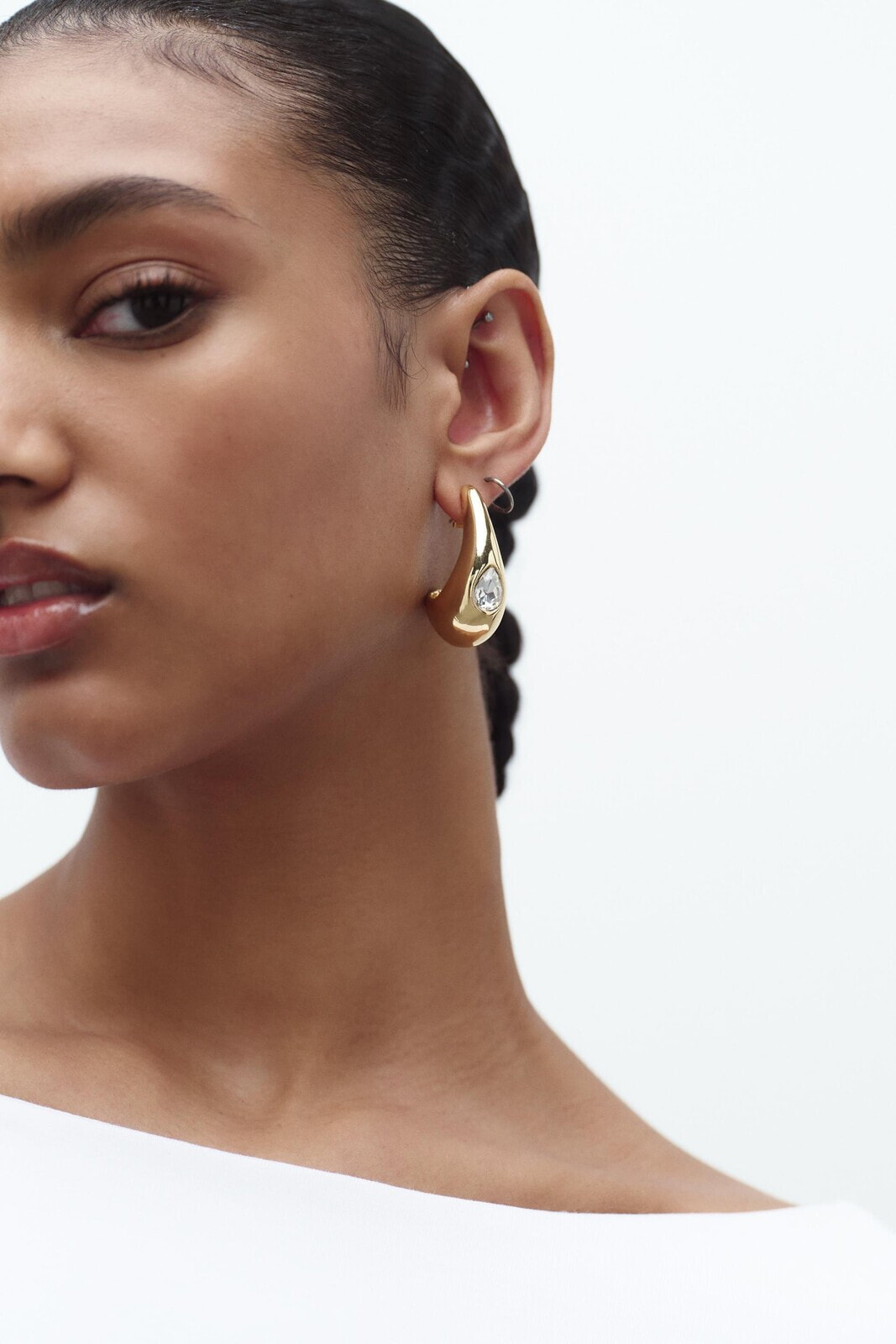 Metal rhinestone earrings