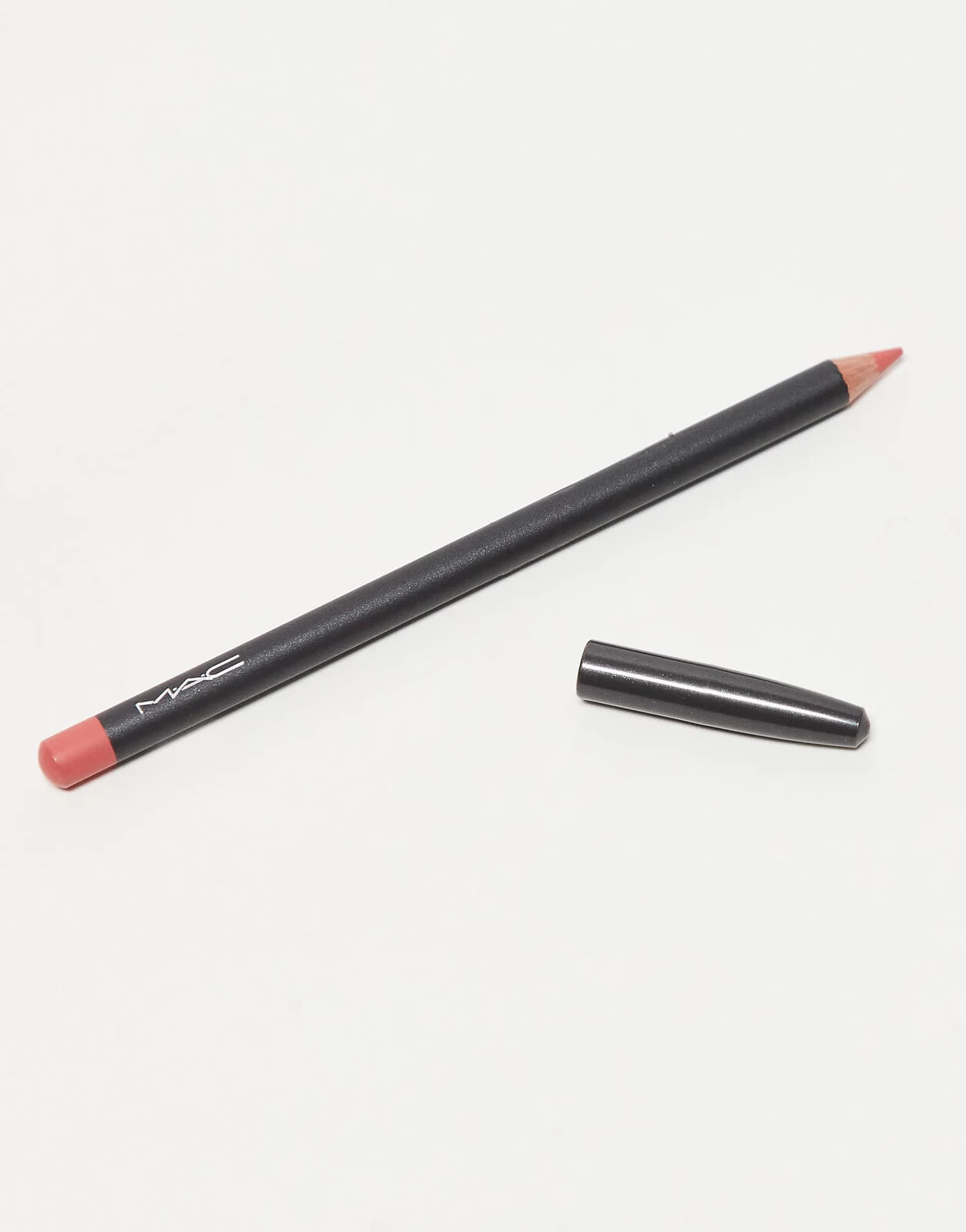 Mac – Lipliner – Center Of Attention