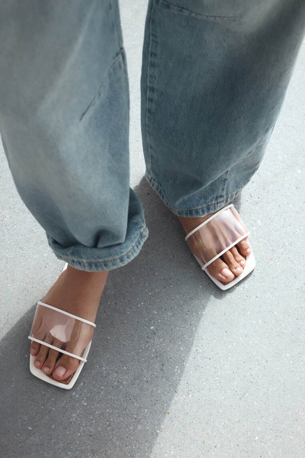 Flat vinyl sandals
