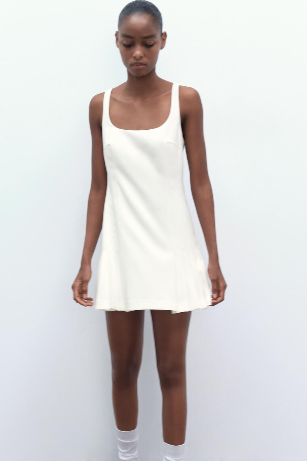 Box pleat short dress