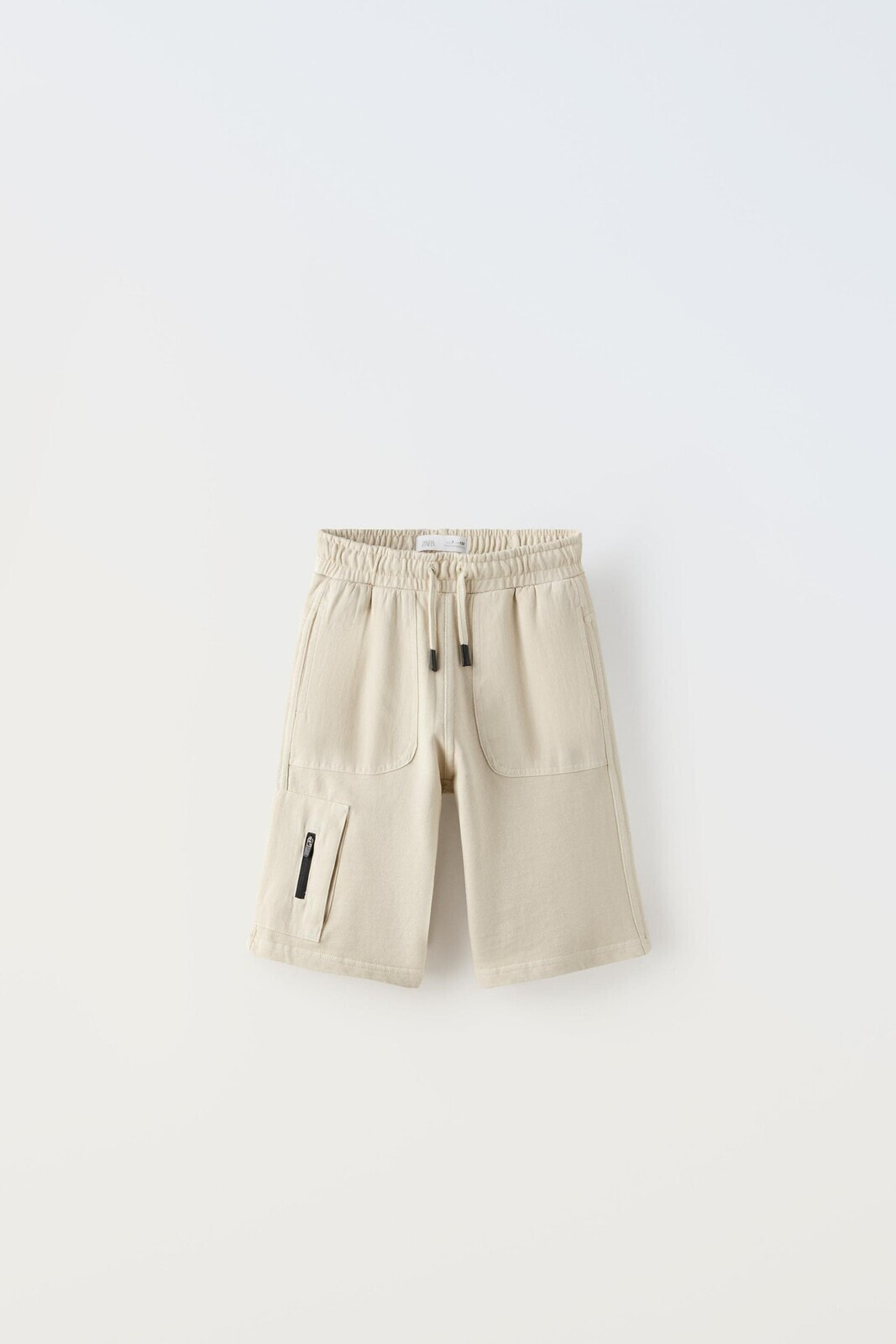 Multi-pocket bermuda shorts