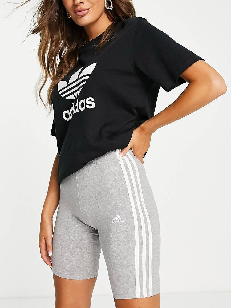 adidas – Sportswear – Essential – Leggings-Shorts in Grau mit den 3 Streifen