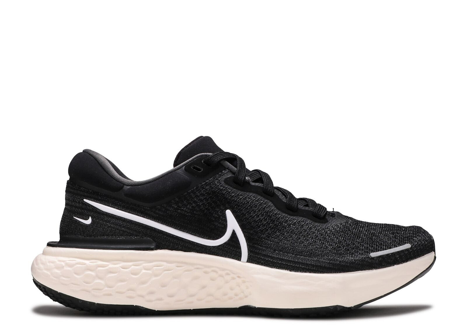 Wmns ZoomX Invincible Run Flyknit 'Black White'