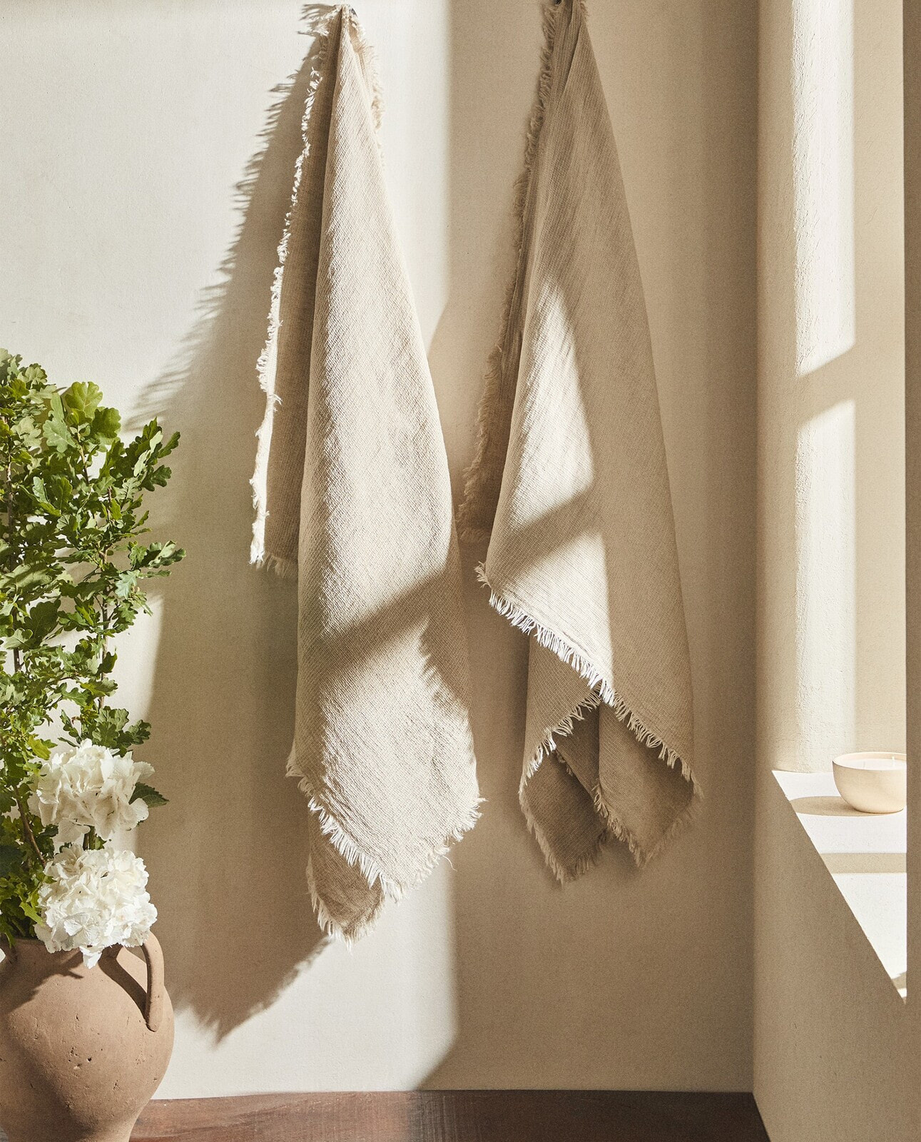 Waffle-knit linen towel