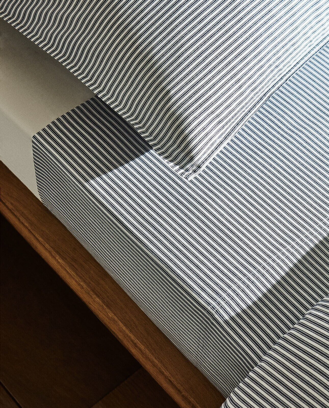 Striped cotton flat sheet