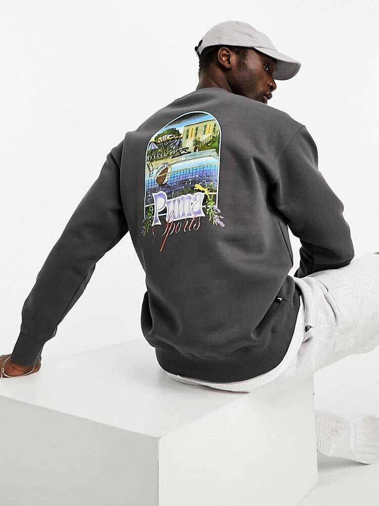 PUMA – Sweatshirt in Schwarz mit Pool-Print auf dem Rücken