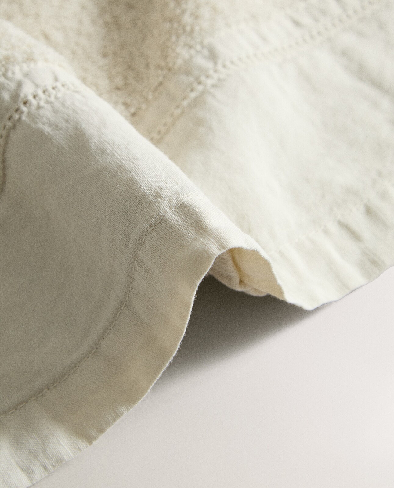Cotton towel with linen border