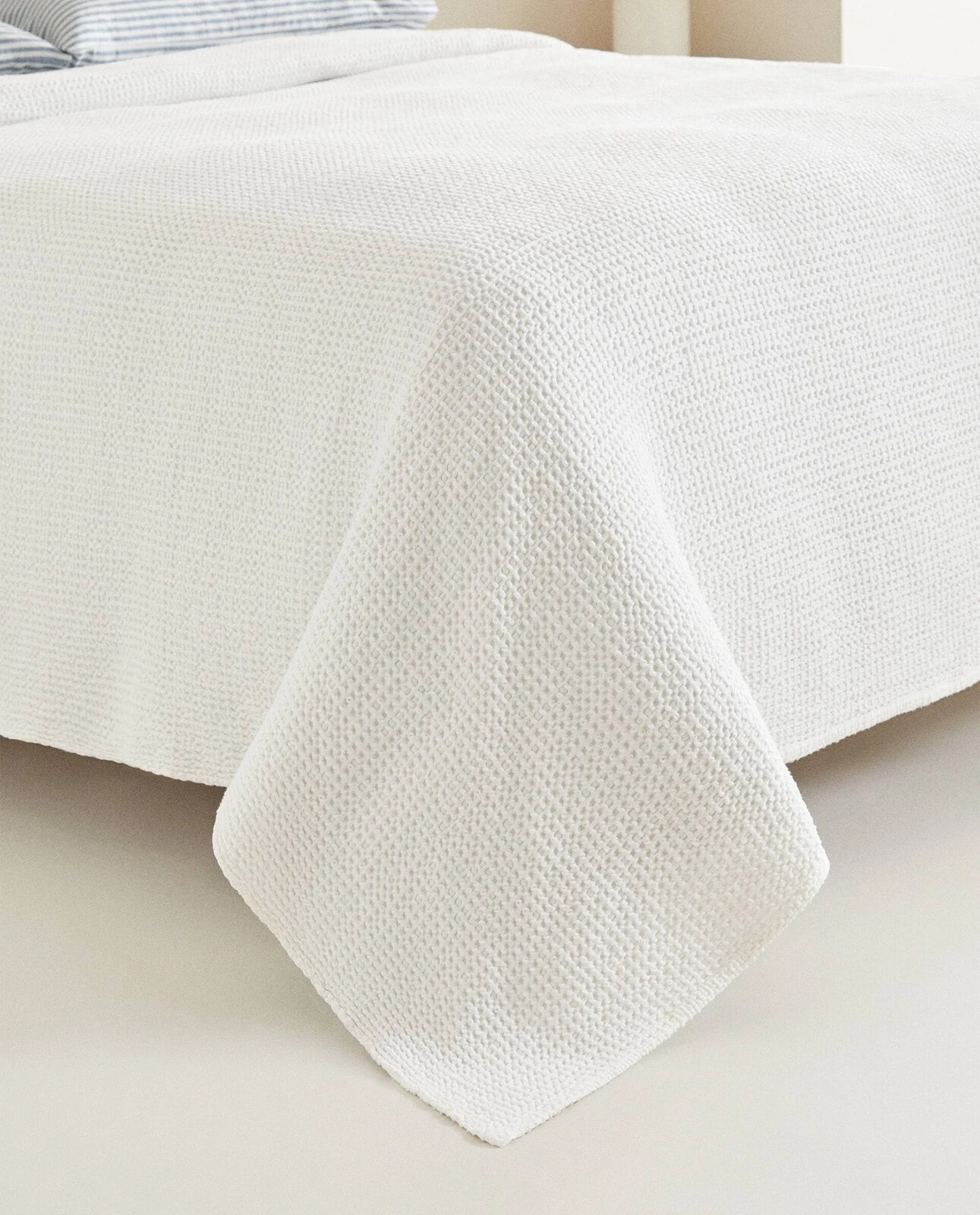 Mini waffle-knit cotton bedspread
