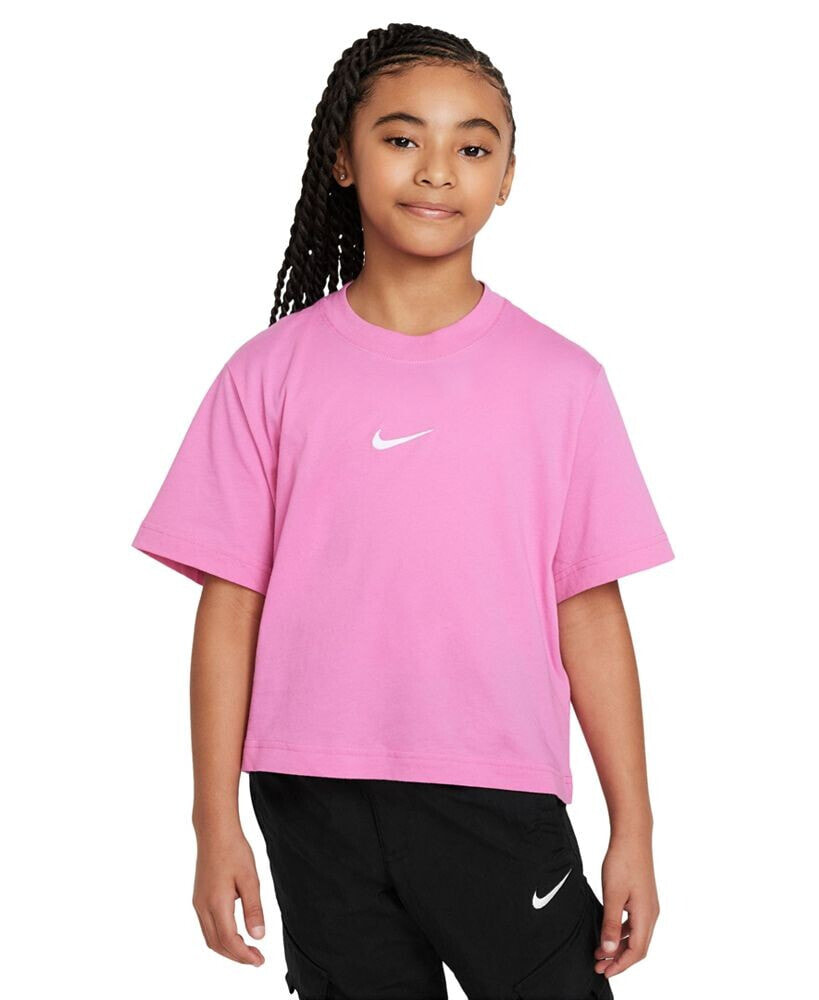 Nike girls' Sportswear T-Shirt