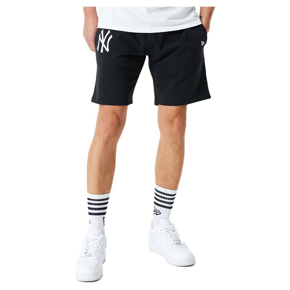 NEW ERA 60357055 League Essentials New York Yankees Sweat Shorts