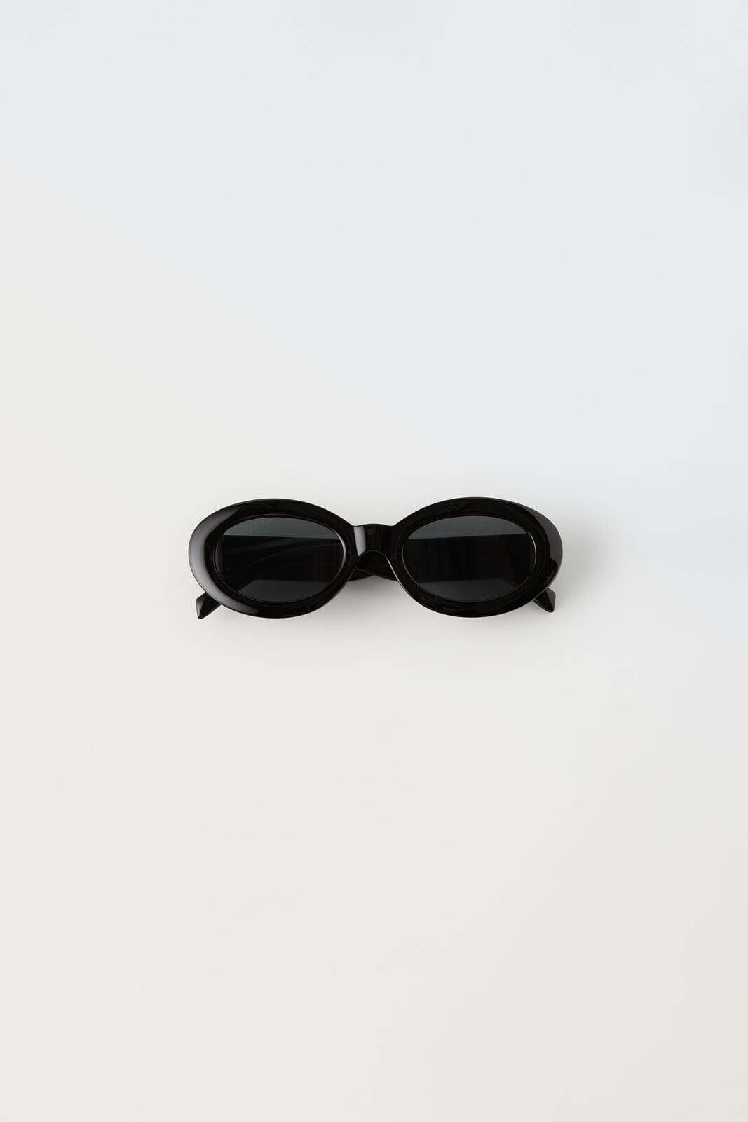 Oval resin-frame sunglasses