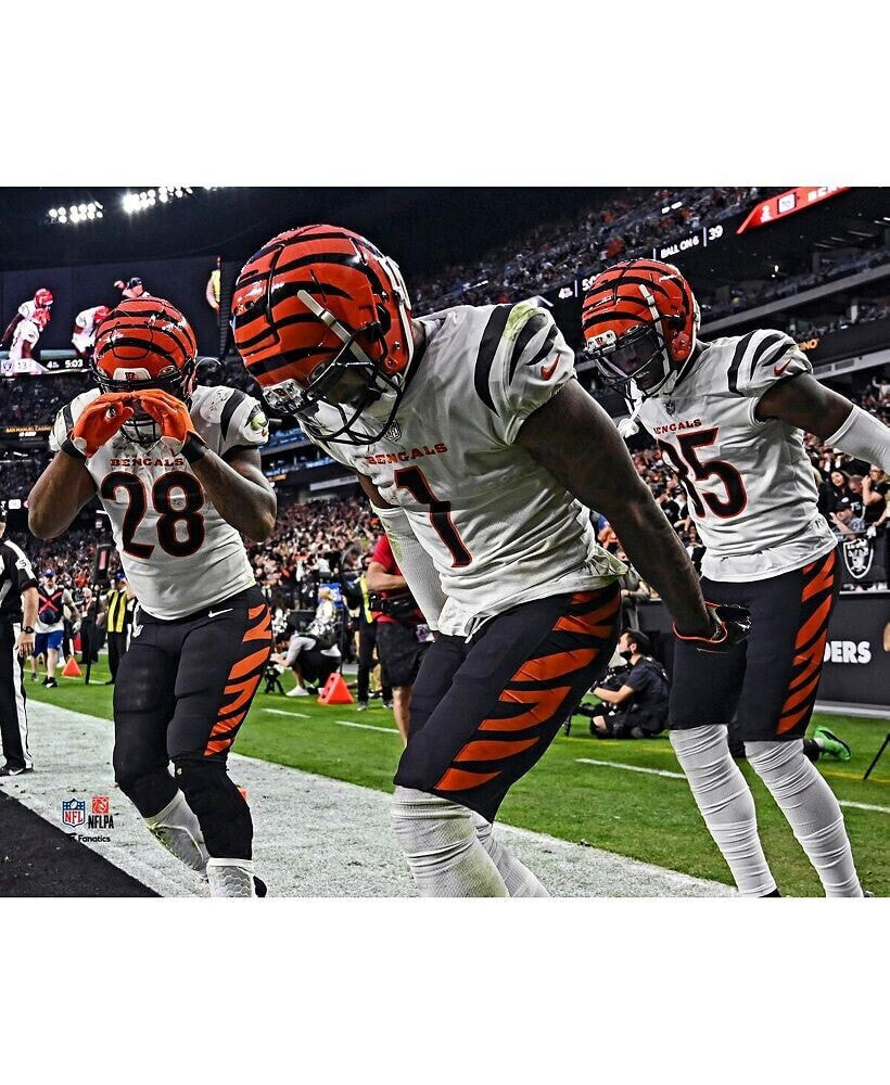 Fanatics Authentic ja'Marr Chase Joe Mixon & Tee Higgins Cincinnati Bengals Unsigned Celebrating with a Group Griddy Photograph