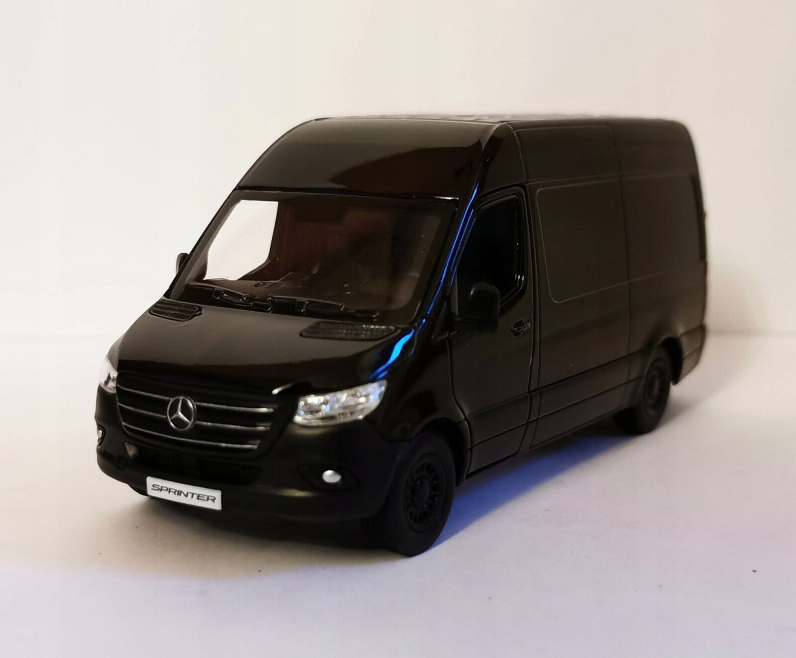 Trifox Auto metalowe Mercedes Benz Sprinter 1:48 K-501 p12 mix cena za 1szt