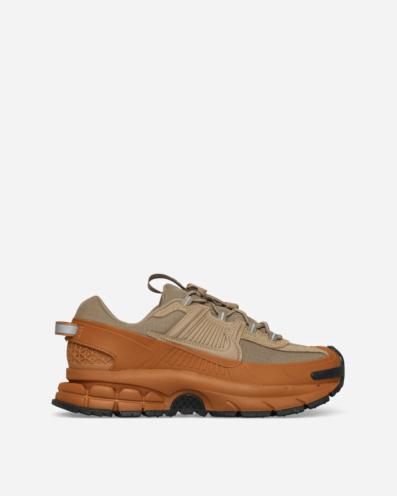 Women's Zoom Vomero Roam Sneakers Flax / University Gold