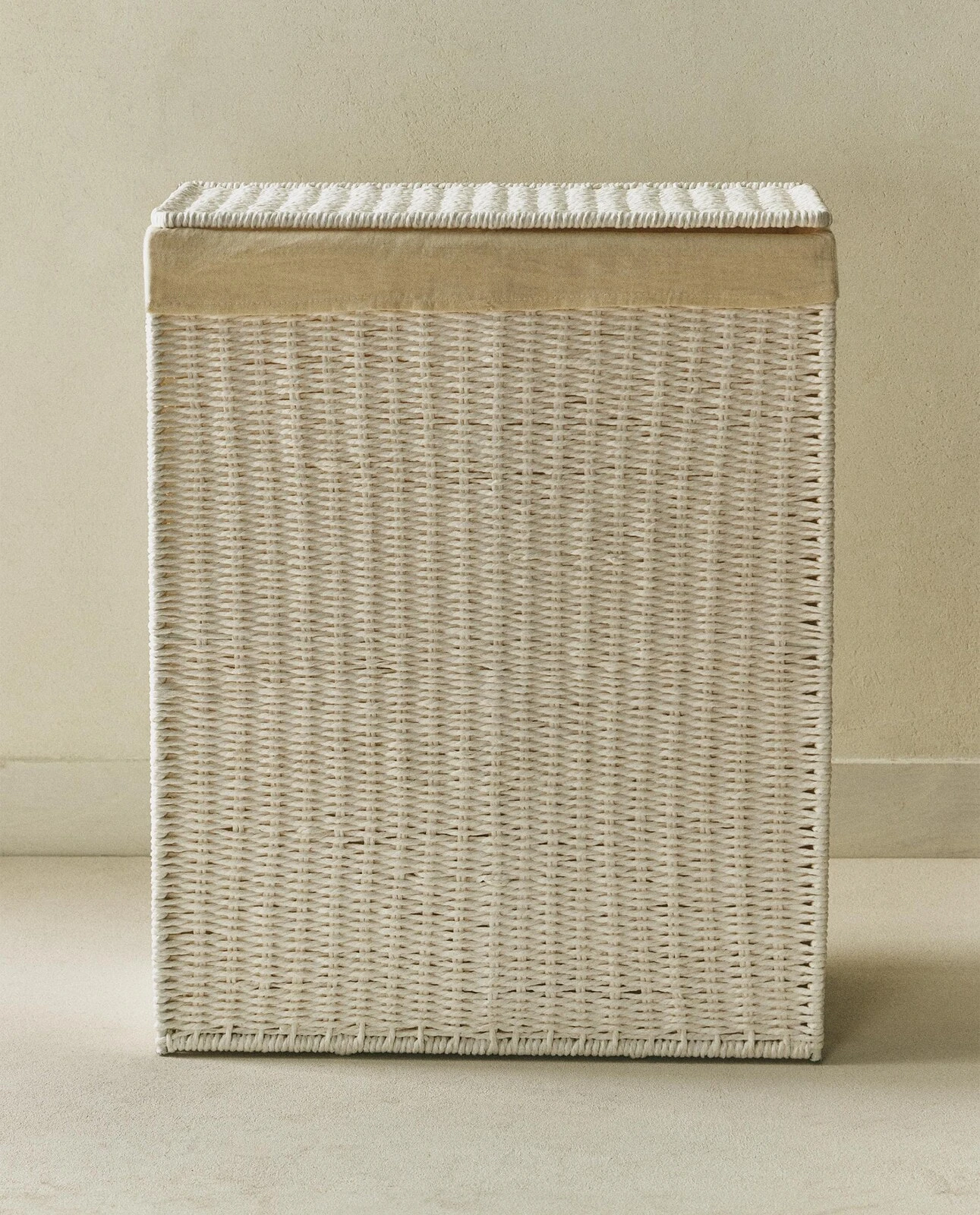 Laundry basket with two compartments