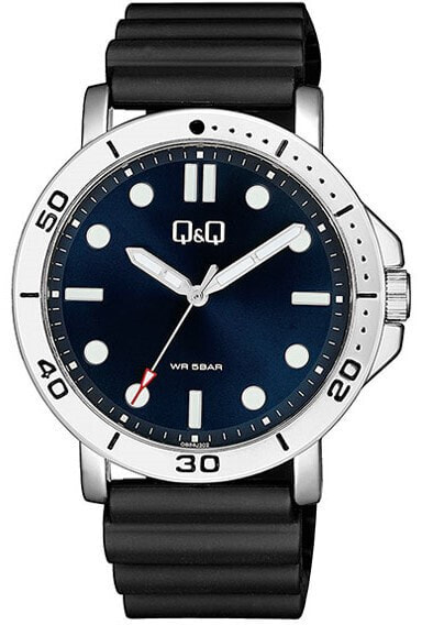 Мужские часы с черным силиконовым ремешком черным силиконовым ремешком  Q&Q QB86J302