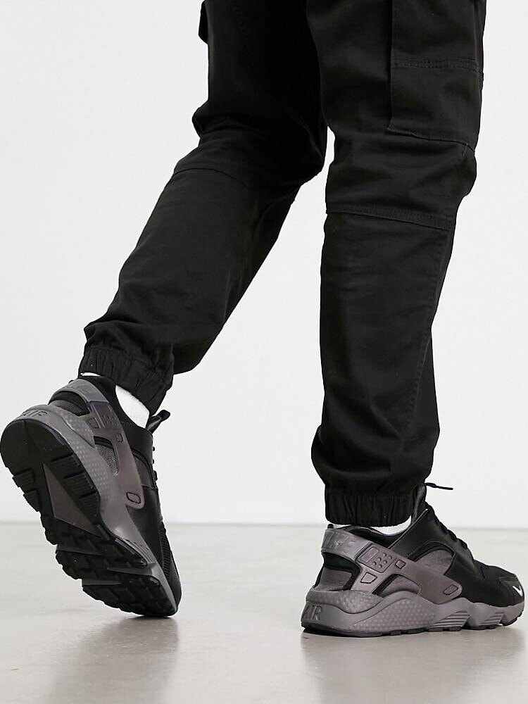 Nike huarache 2025 black and gray