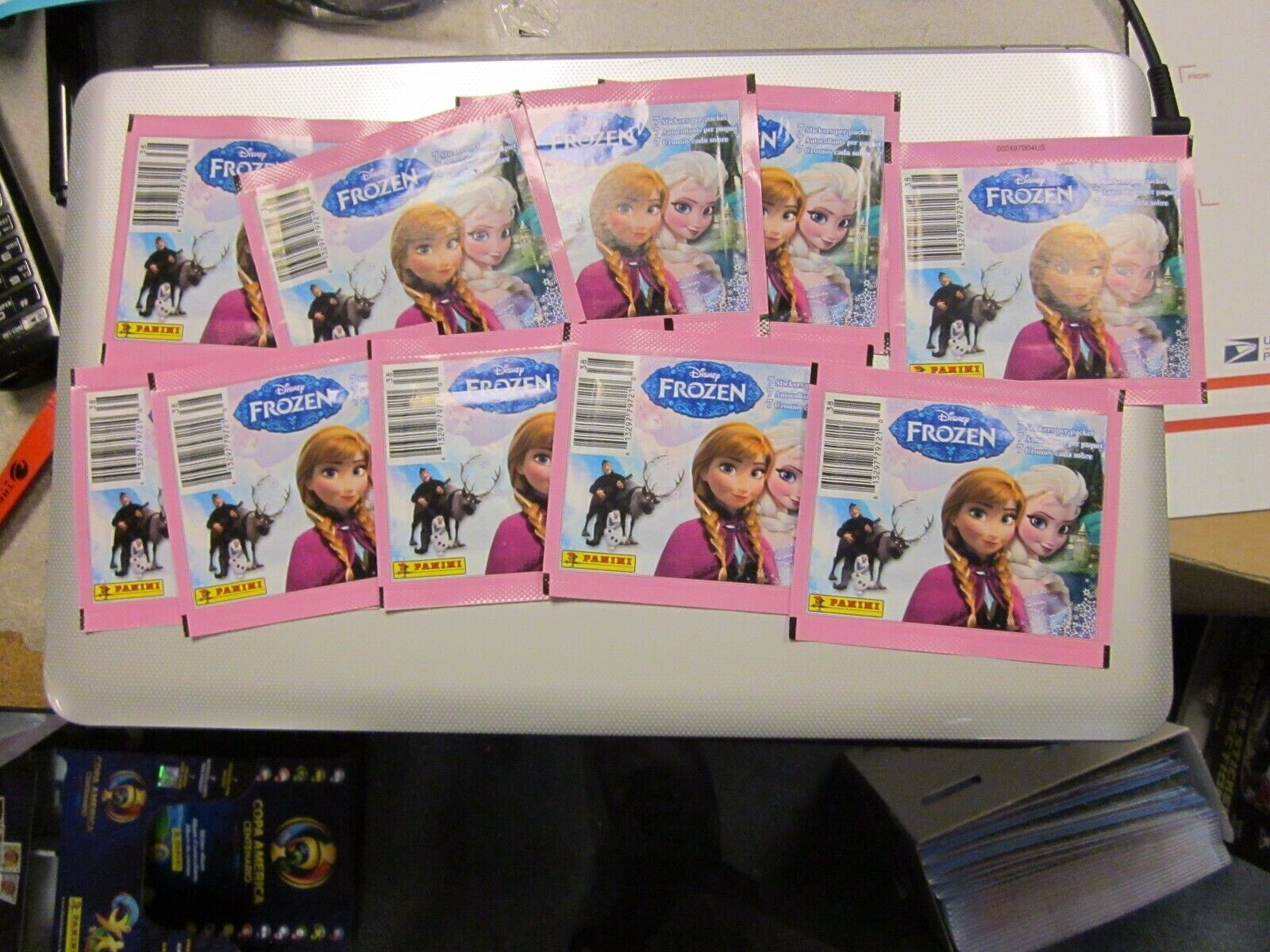 Lot of 10 packs of Stickers 7 sticker per pack Panini Disney Movie Frozen new