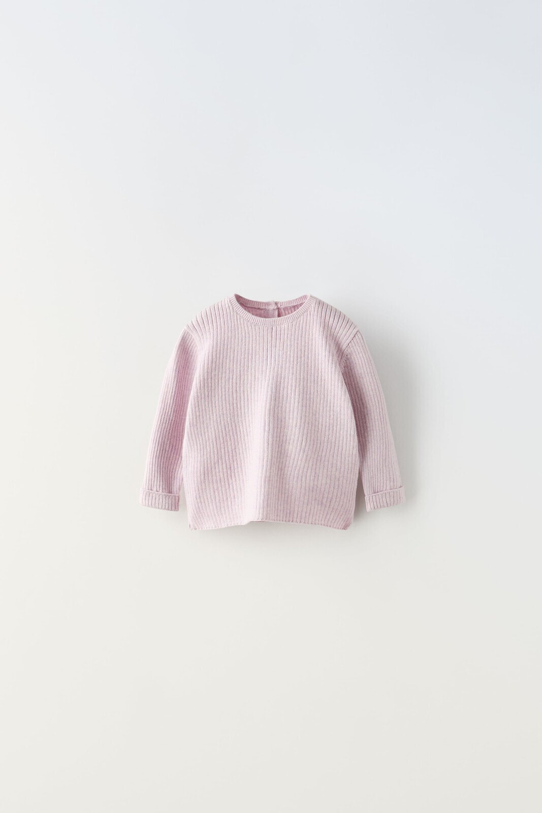 Ribbed sweater with buttons
