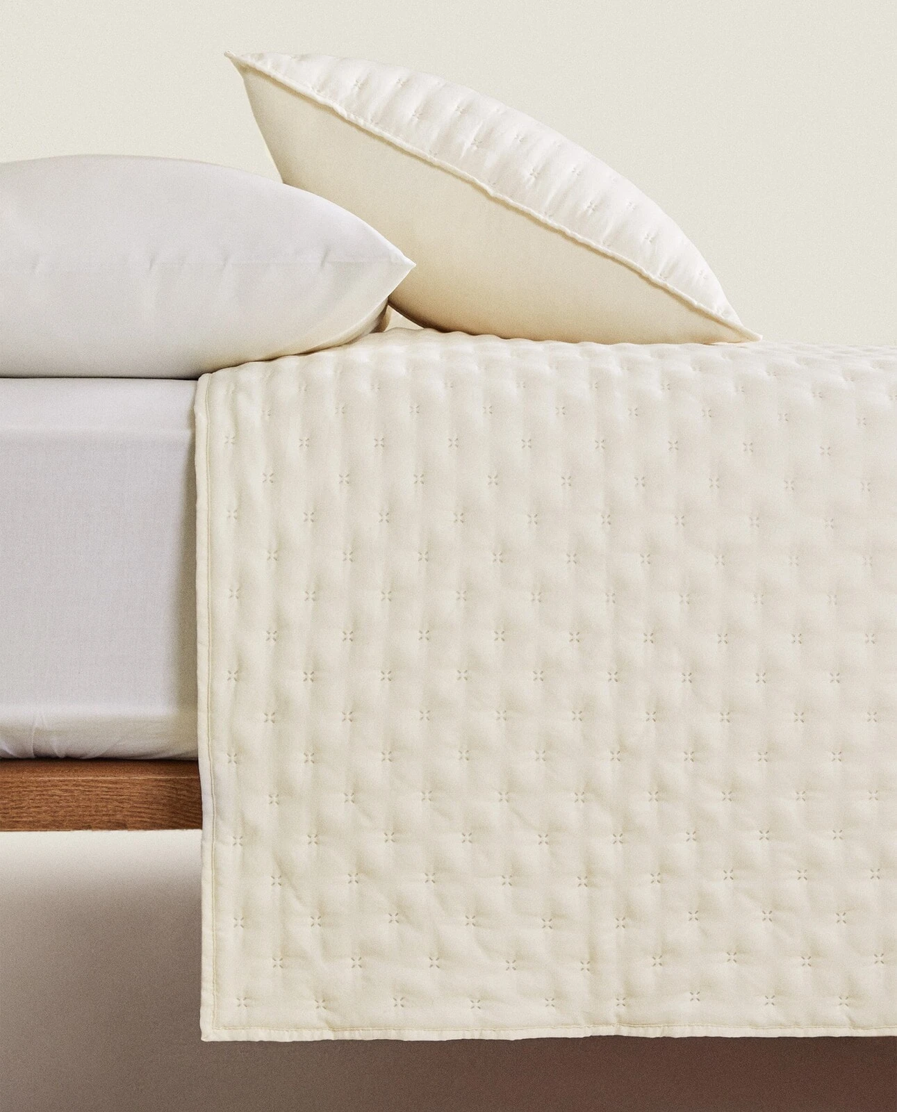 Quilted quilt with dots