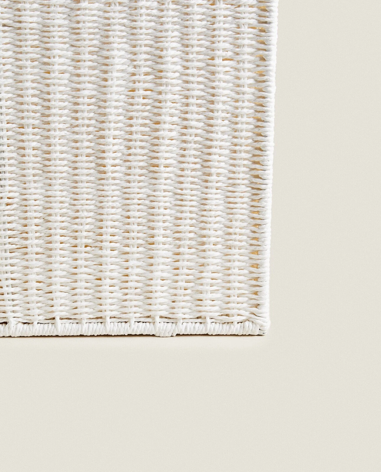 Laundry basket with two compartments