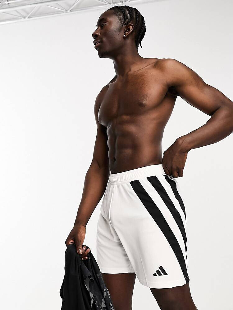 adidas Football – Tiro – Shorts in Weiß