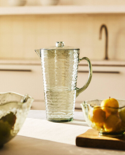 Raised picnic jug with lid