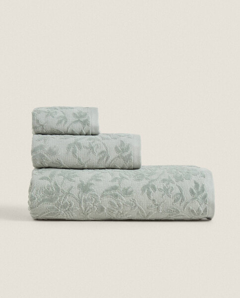 Floral jacquard towel