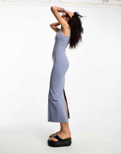 Bershka – Bodycon-Midikleid in Jeansblau mit U-Boot-Ausschnitt