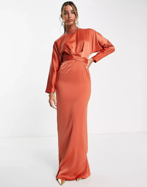 ASOS DESIGN – Satin-Maxikleid in Rostrot mit Fledermausärmeln und Wickeldesign in der Taille