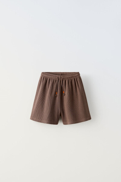 Waffle-texture bermuda shorts