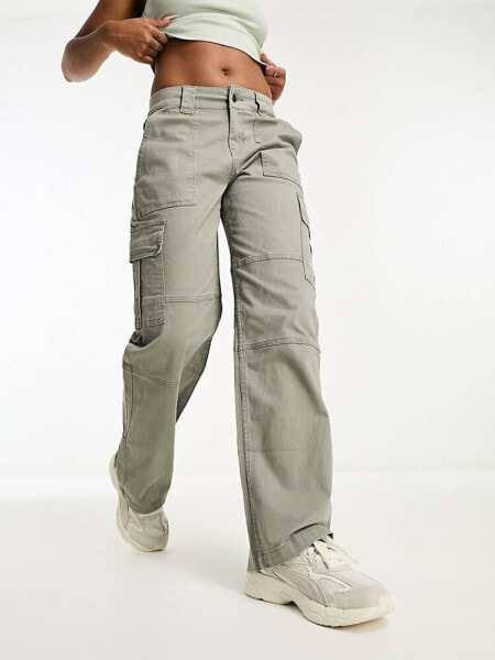 Hollister cargo baggy trousers in khaki