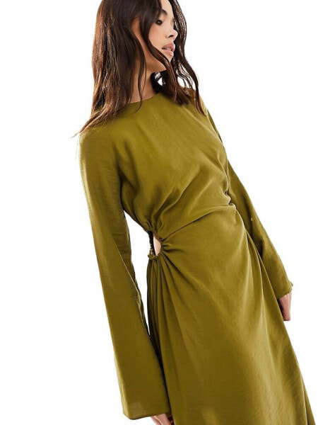 Nobody's Child Lianne cut out long sleeve midaxi dress in green