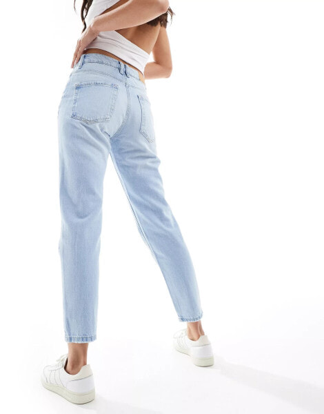 Stradivarius mom jean in light blue wash