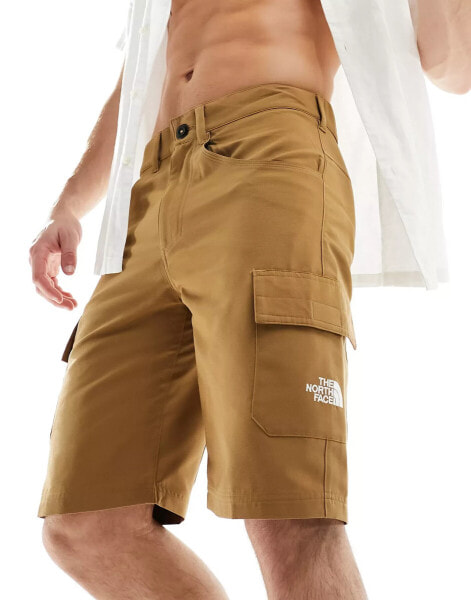 The North Face Horizon cargo shorts in beige