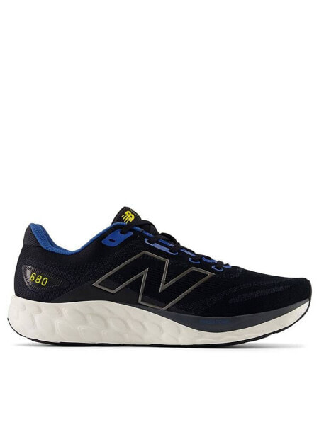 New Balance Fresh foam 680 v8 trainers in black