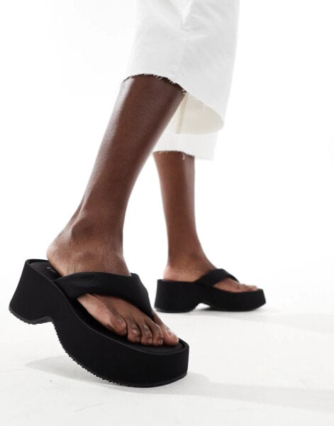 Stradivarius flatform thong sandal in black