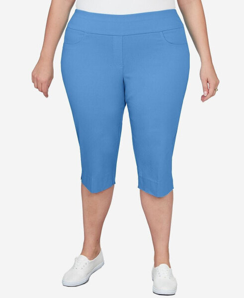 Plus Size Pull-On Tech Clam Digger Capri Pants