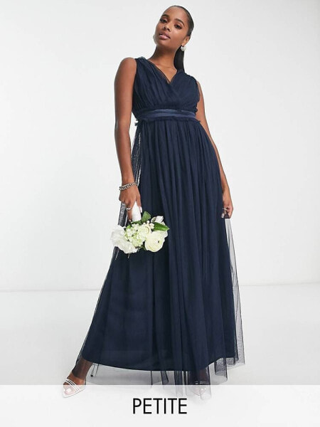 Anaya Petite – Bridesmaid – Maxi-Brautjungfernkleid in Marineblau mit V-Ausschnitt und gerüschter Taille