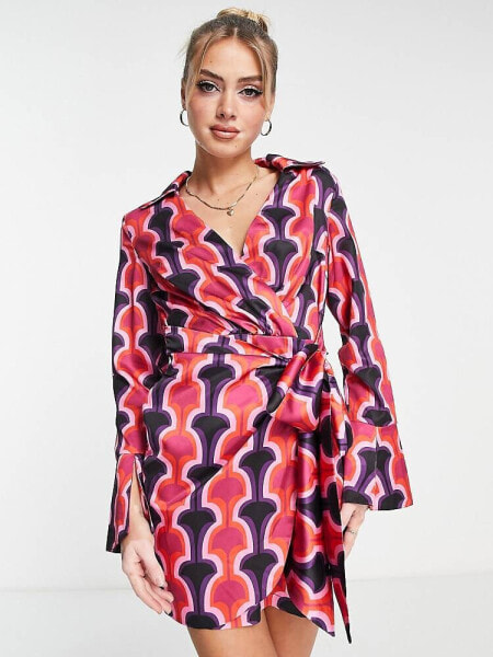 In The Style – Hemdkleid mit Wickeldesign und buntem geometrischem Print