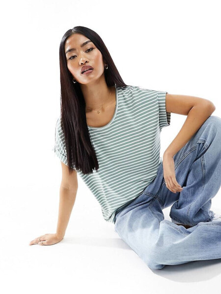 ONLY soft round neck t-shirt in sage & white stripe