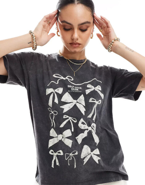 Stradivarius bow graphic top in acid wash grey