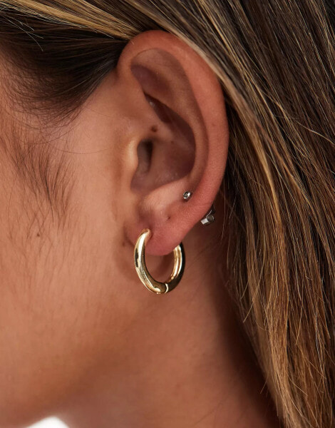 DesignB London 20mm hoop earrings in gold