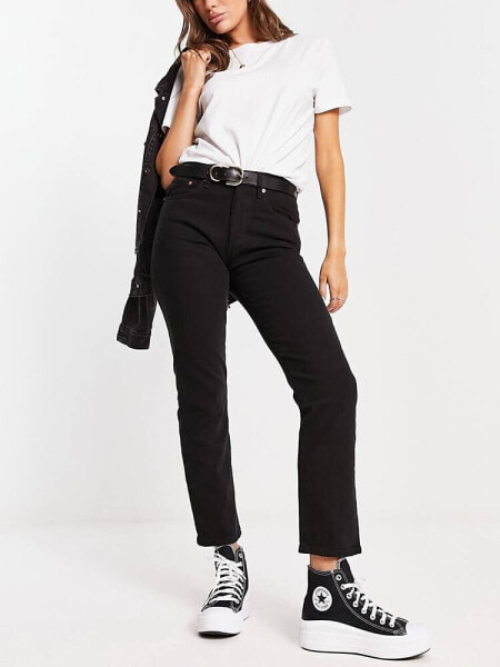 Levi's 501 crop jean in black