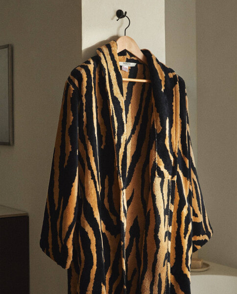 Jacquard tiger dressing gown