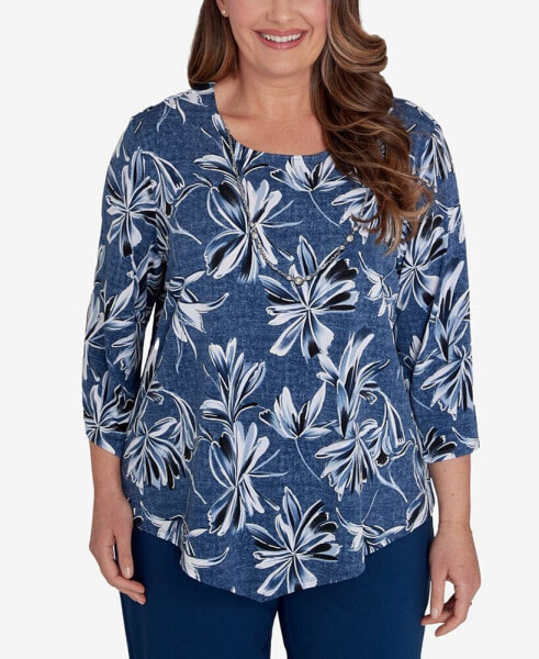 Plus Size Classic Elegant Flower Top with Necklace
