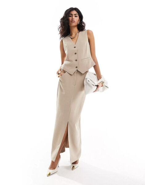 Pieces tailored maxi skirt co-ord with front split in stone